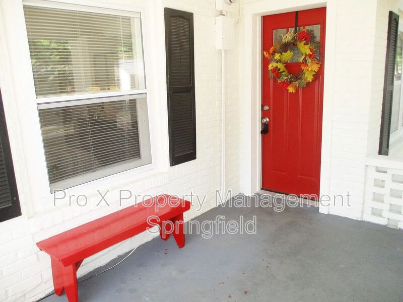 1069 S Broadway Ave – photo 2