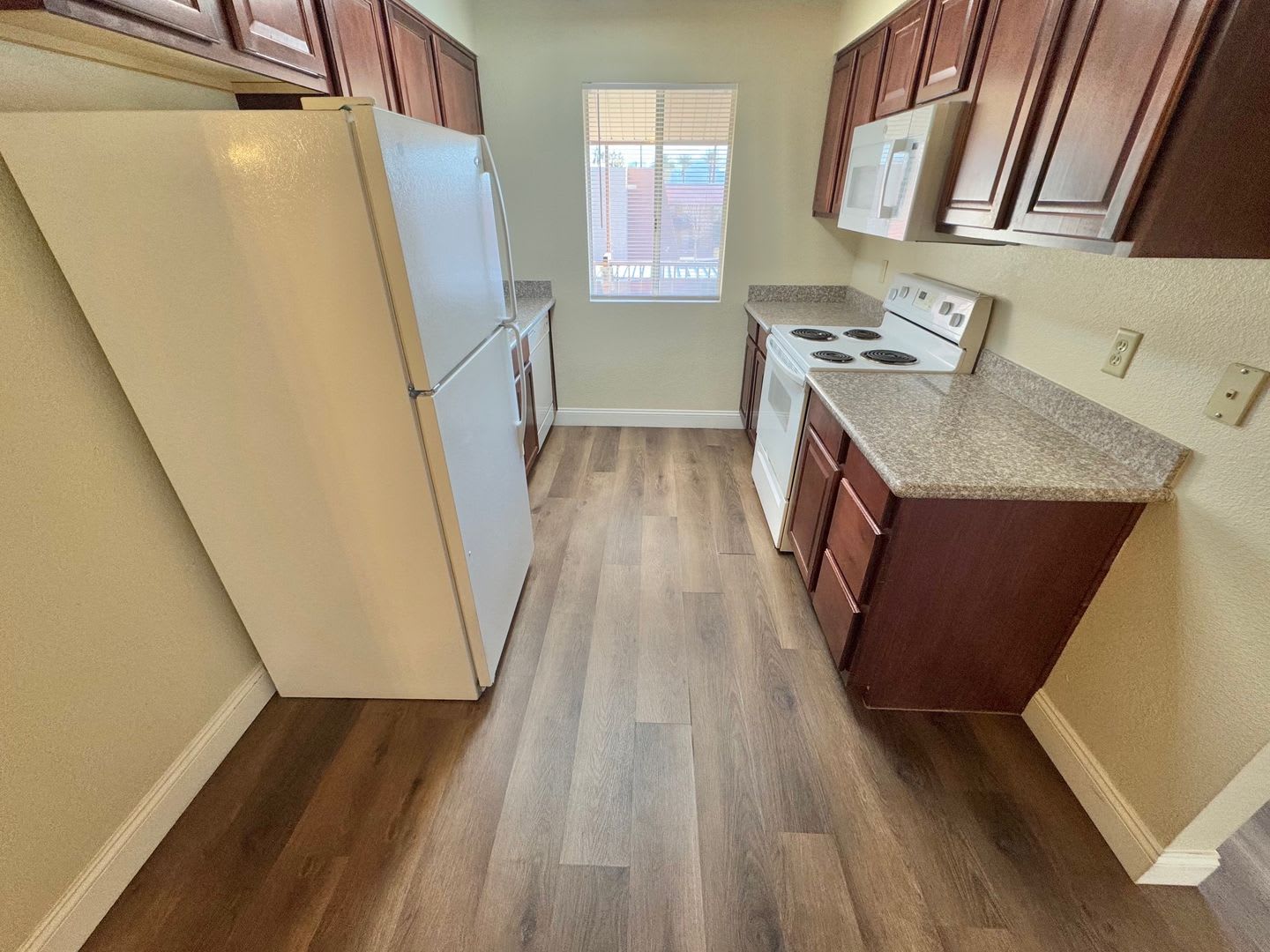 Charming 1-Bedroom Condo with Private Patio – photo 5