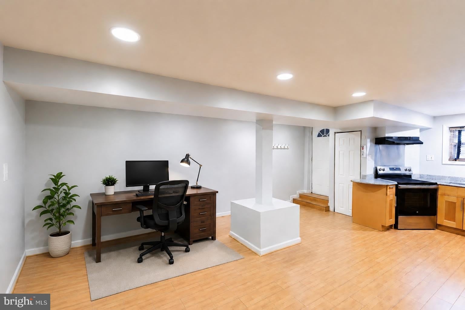 1437 E CAPITOL Street SE – photo 4