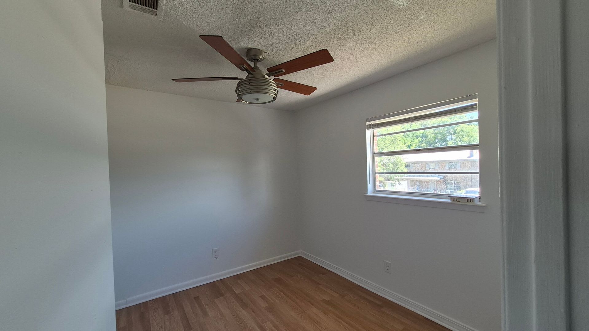 Stunningly updated townhome! – photo 3
