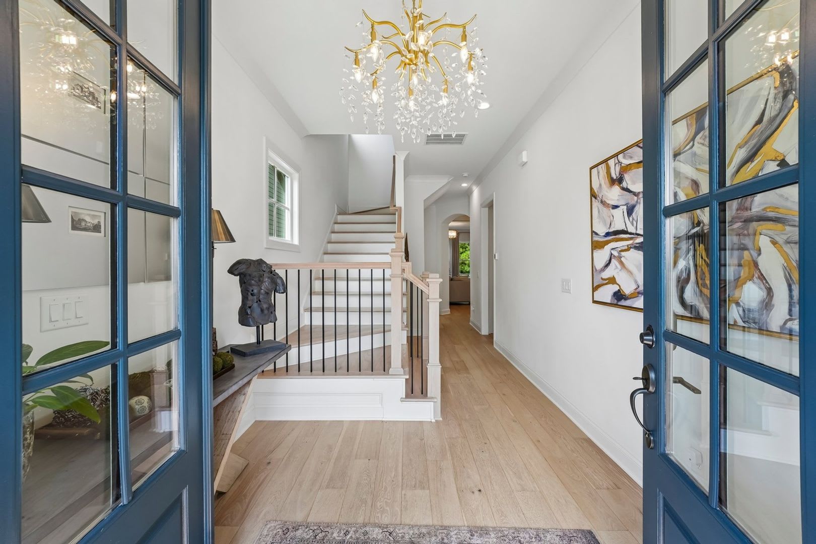 Stunning 4BR House in Canton – photo 3
