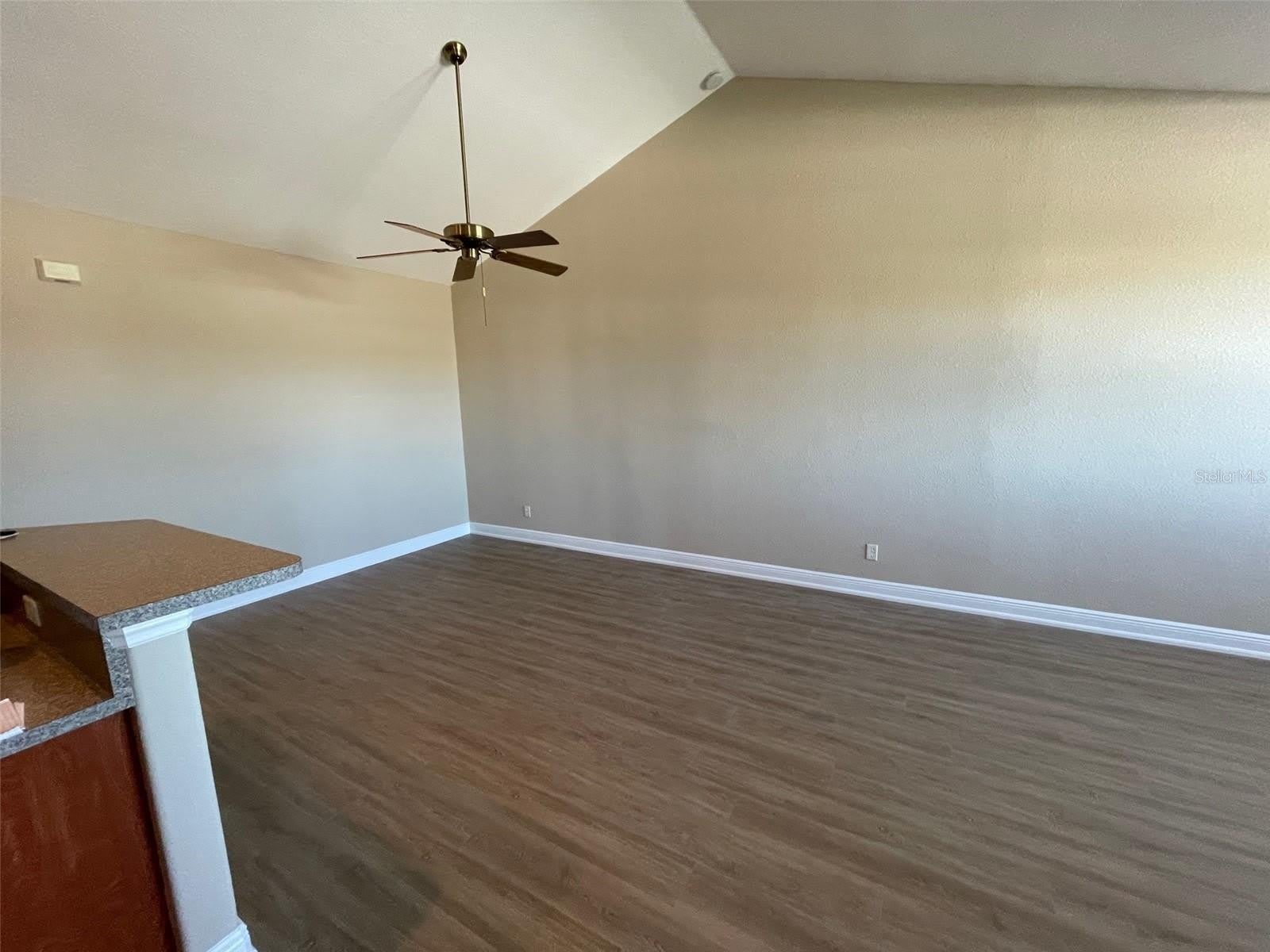 10365 PENDLETON Avenue – photo 4