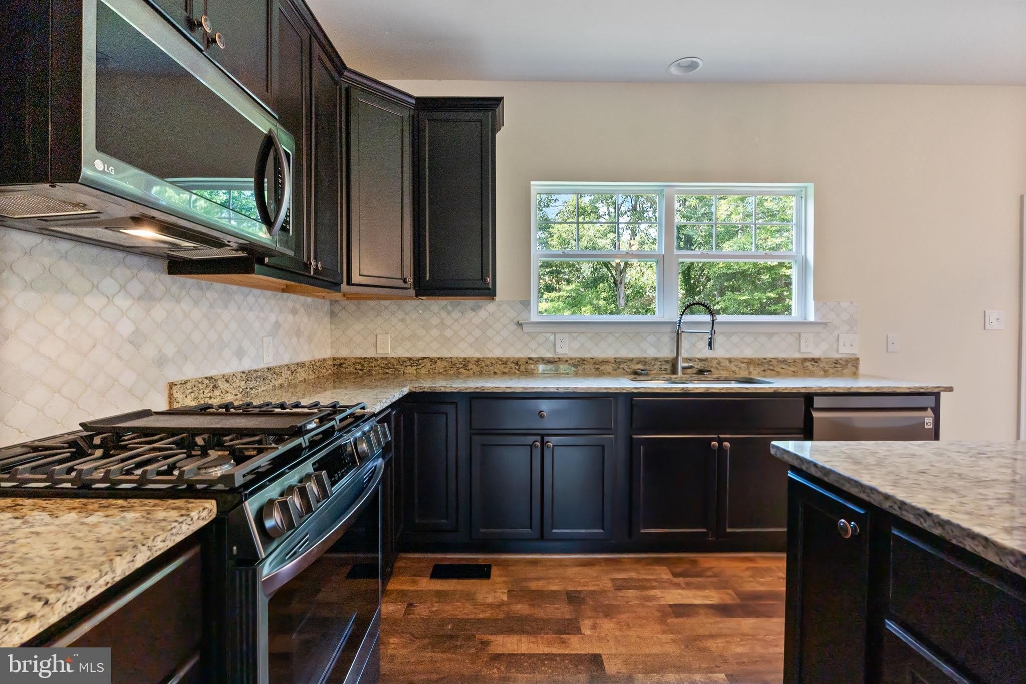555 ENGLISH OAK Lane – photo 4
