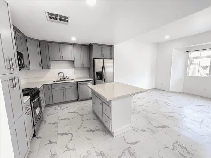 6029 Del Amo Blvd – photo 5