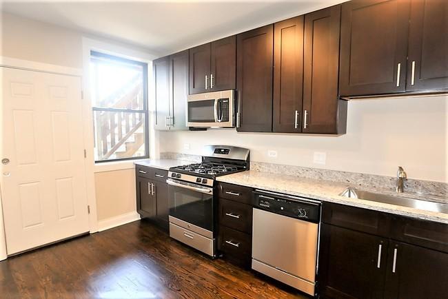 4447 N Rockwell – photo 4