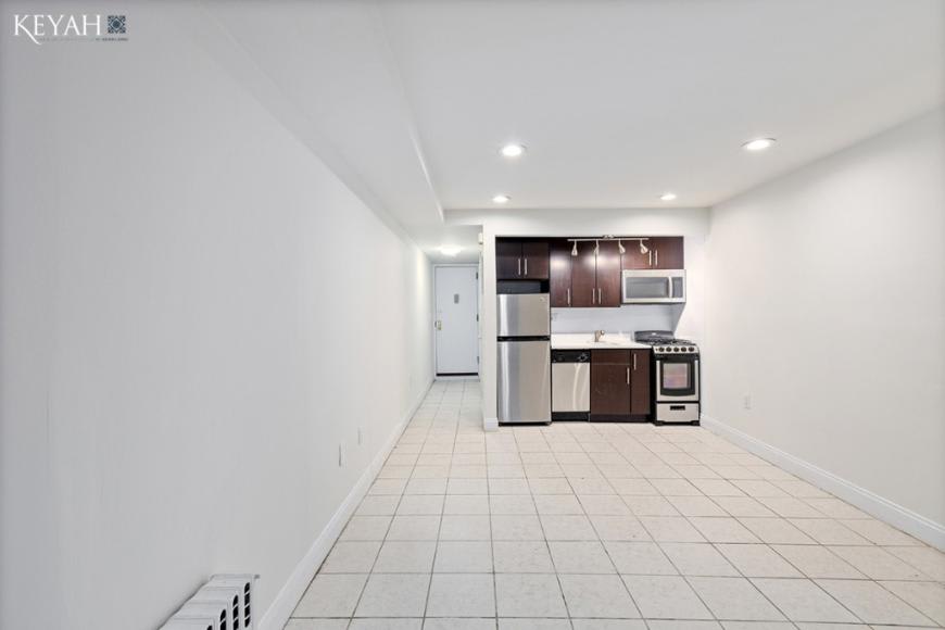 367 West 48th Street – photo 2