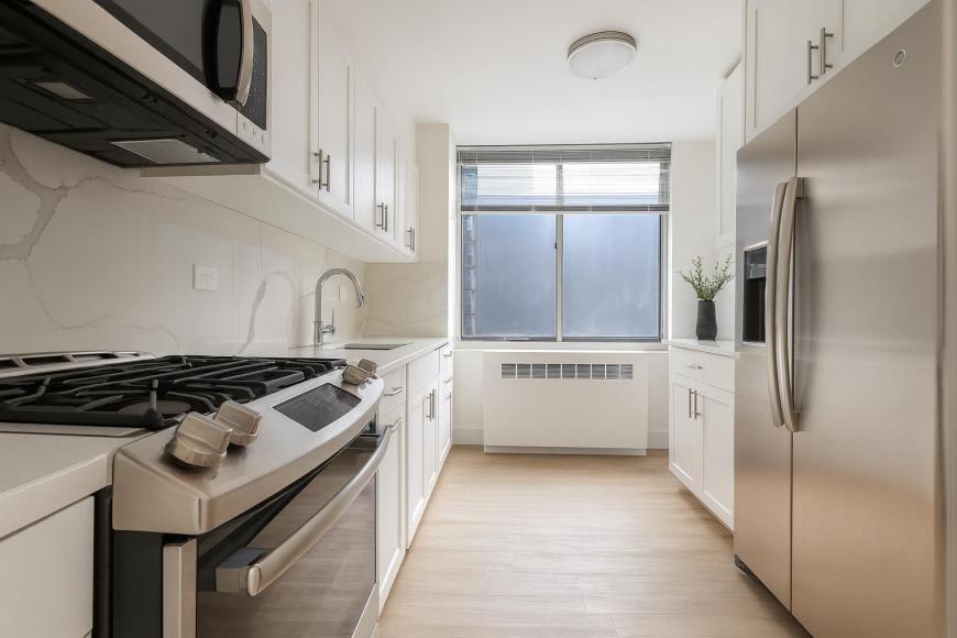 1735 York Avenue – photo 3
