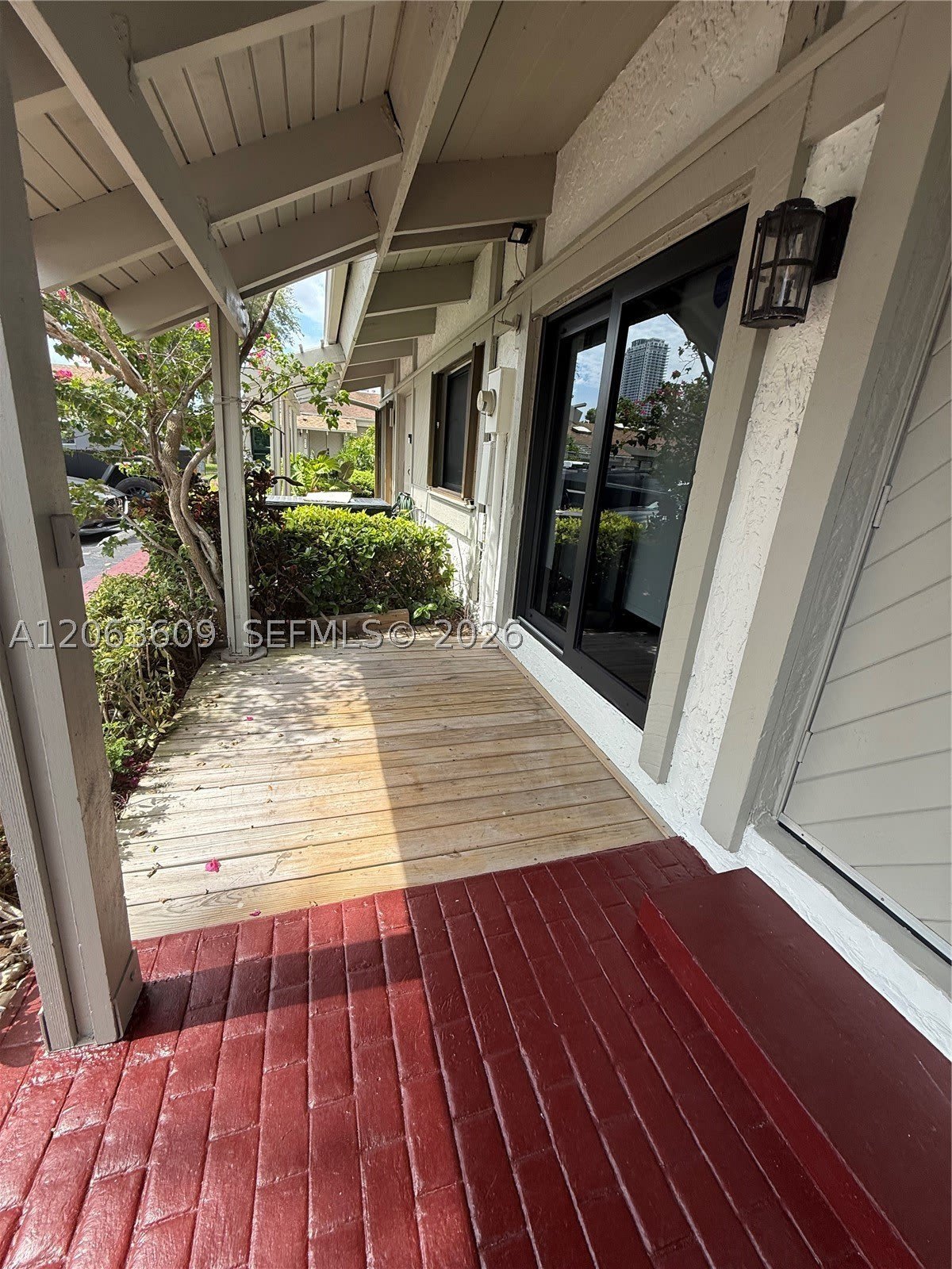 2645 S Parkview Dr – photo 2