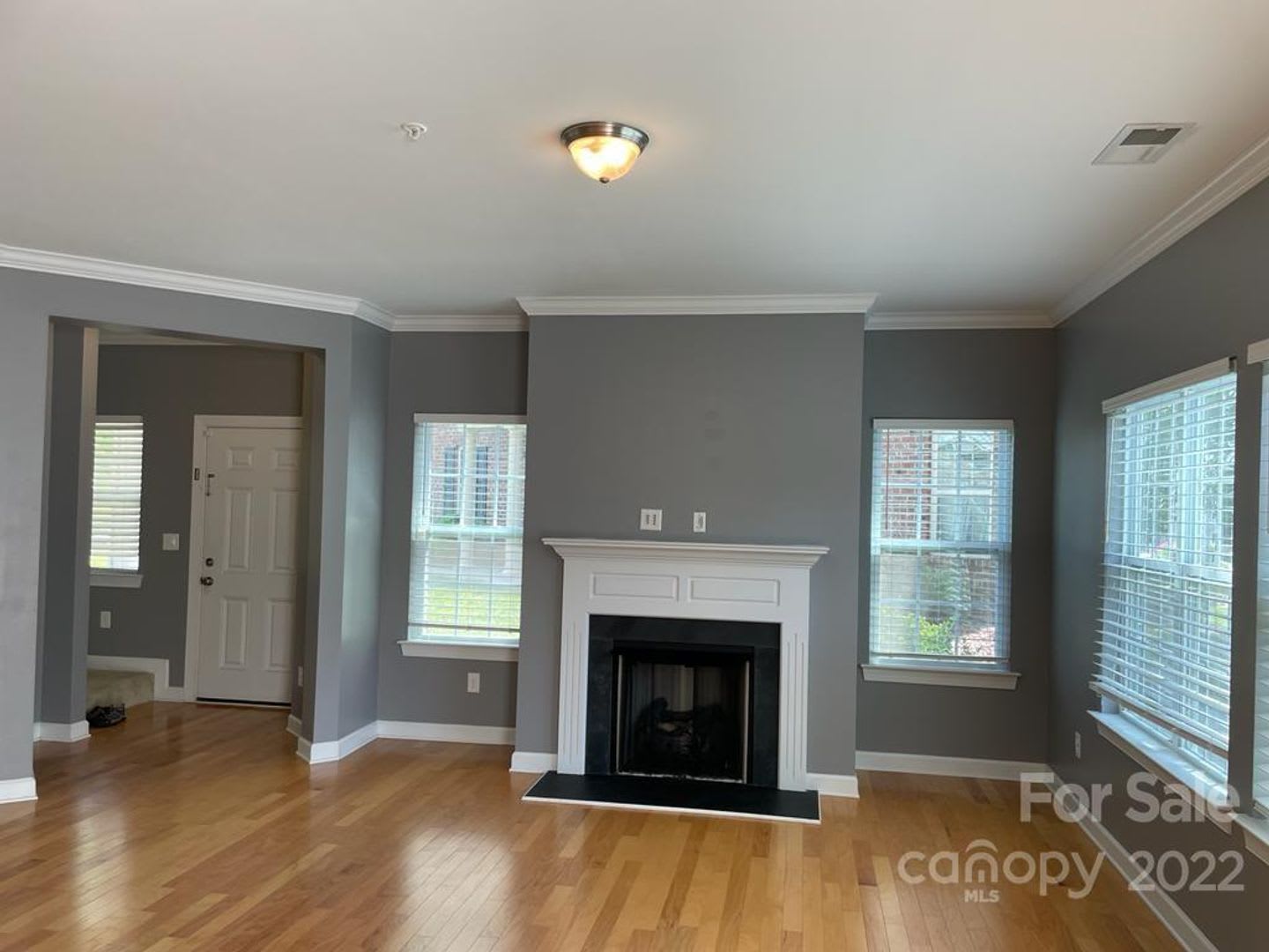Short Term Rental Coming Soon 3 Br 2 5Ba Renovated Townhome 2 Car Garage Parking Neighborhood Pool In Ballantyne – photo 3
