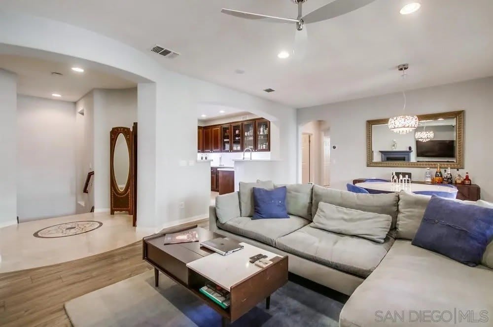 9240 Piantino Way – photo 5