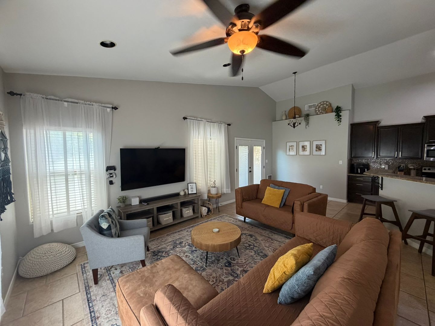 Fully Furnished All Bills Paid 3 Bedroom 2 Bath Home – photo 3