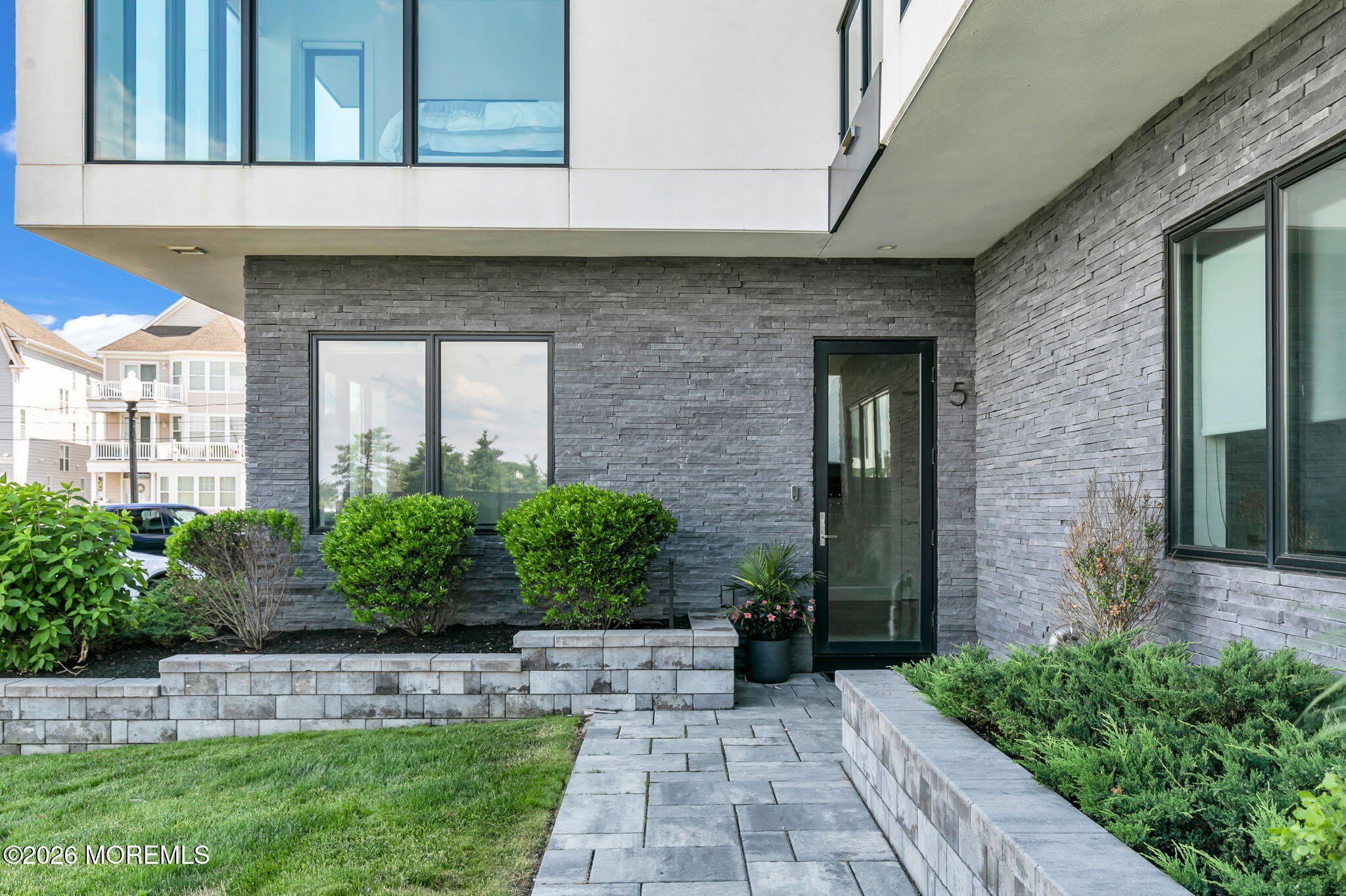 200 Ocean Avenue N – photo 4