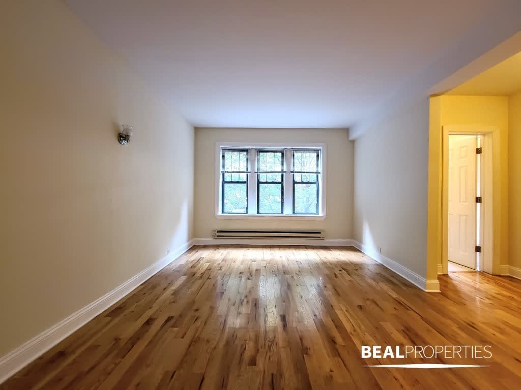 1347 N Dearborn St – photo 1