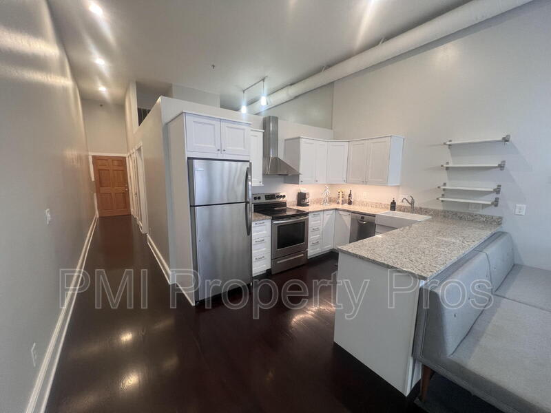 715 North Milwaukee Street – photo 3
