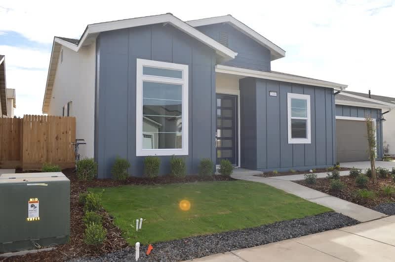 2430 Bastidas Drive – photo 2