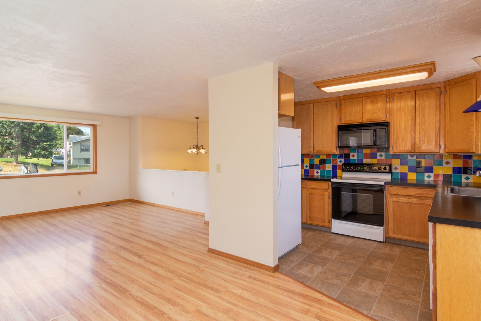 ***Coming soon July 15th***3 bedroom 2 bath next to EWU!! – photo 4