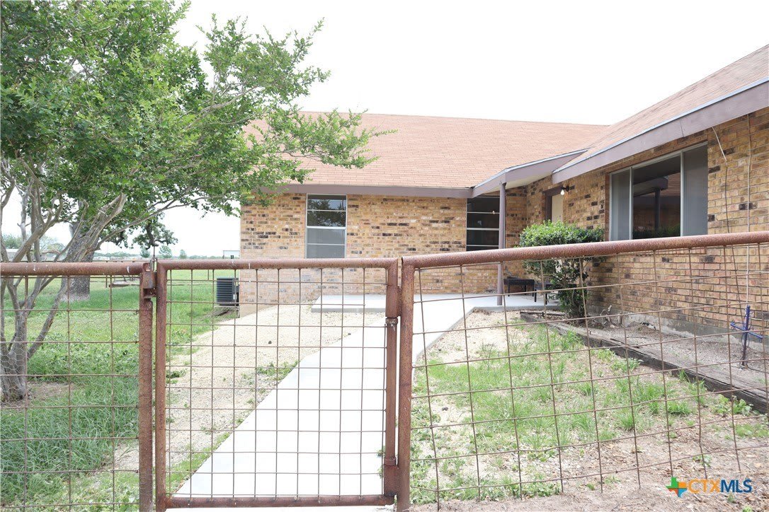707 Old Seguin Luling – photo 2