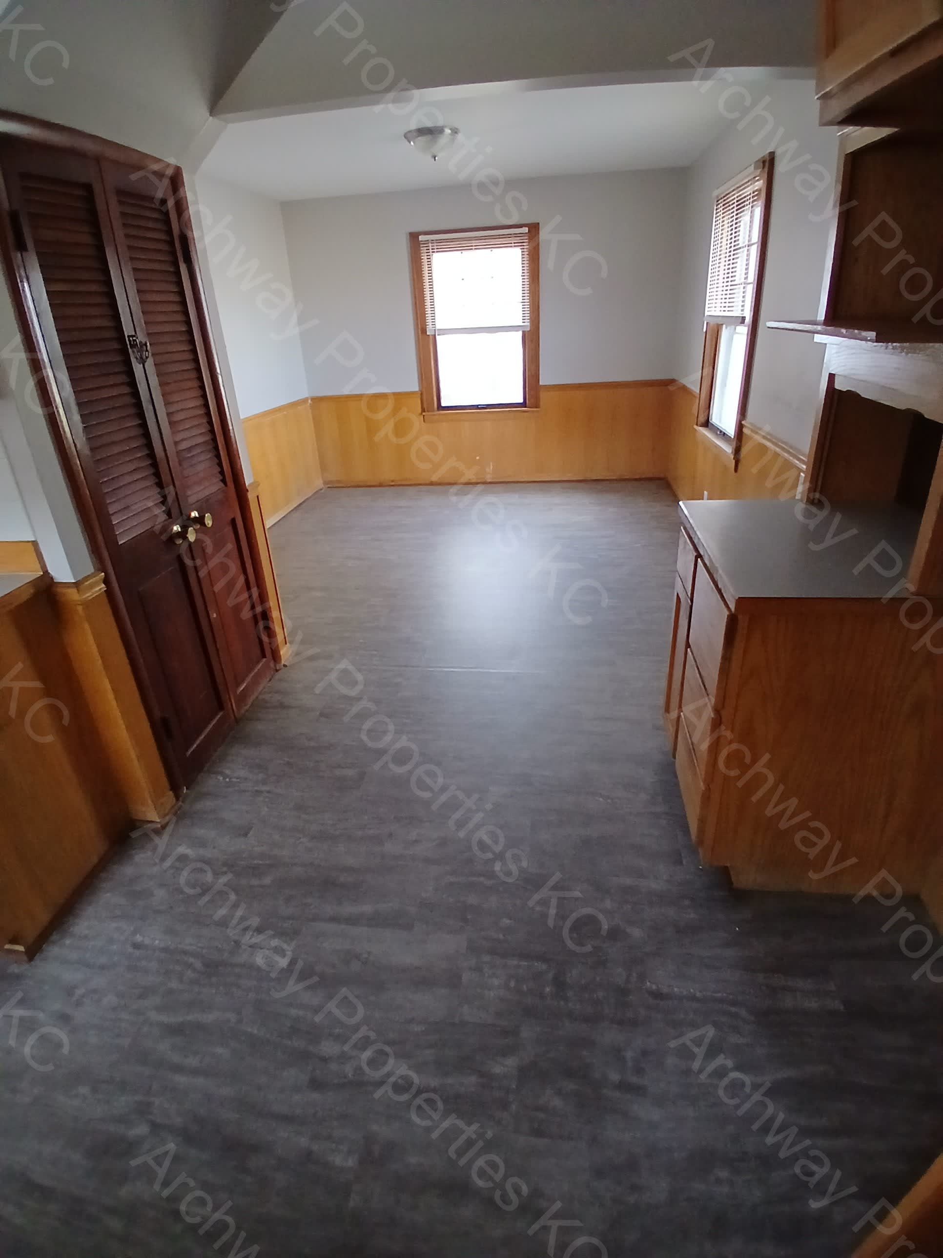 1900 Grandview Blvd – photo 3