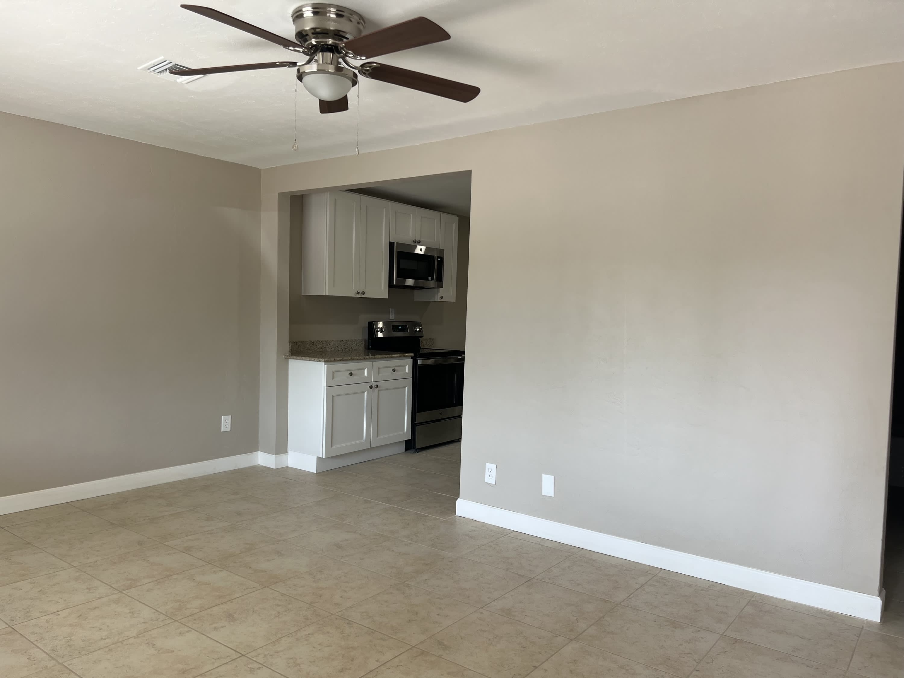 2637 North Wilson Avenue – photo 2