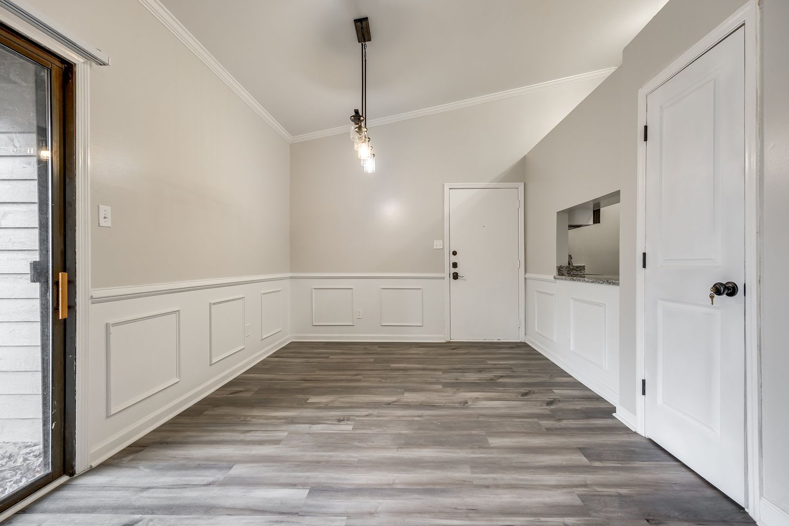 Beautifully Remodeled One Bedroom One Bath In Lake Wylie Woods – photo 3