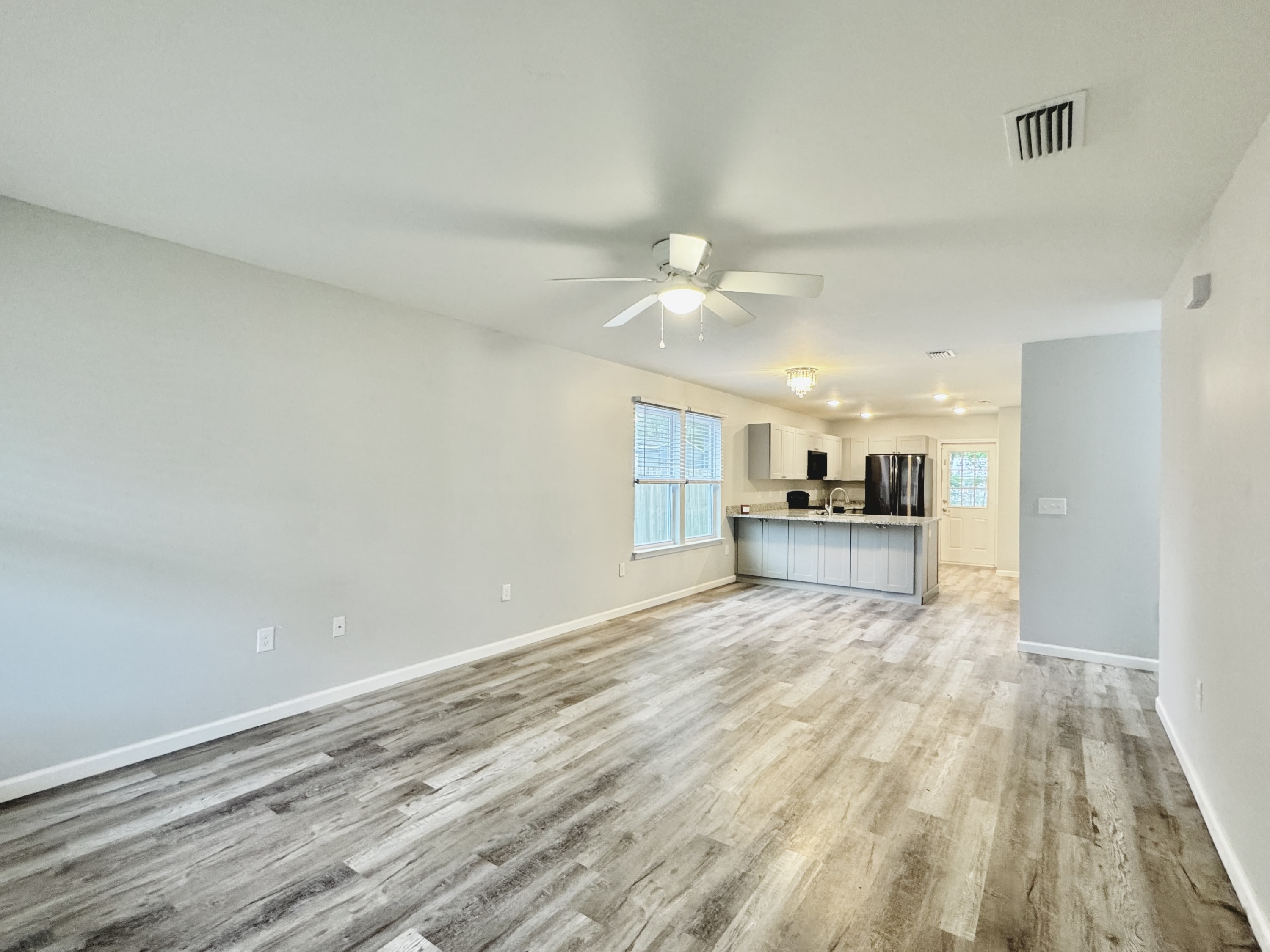 704 East Chestnut Avenue – photo 2