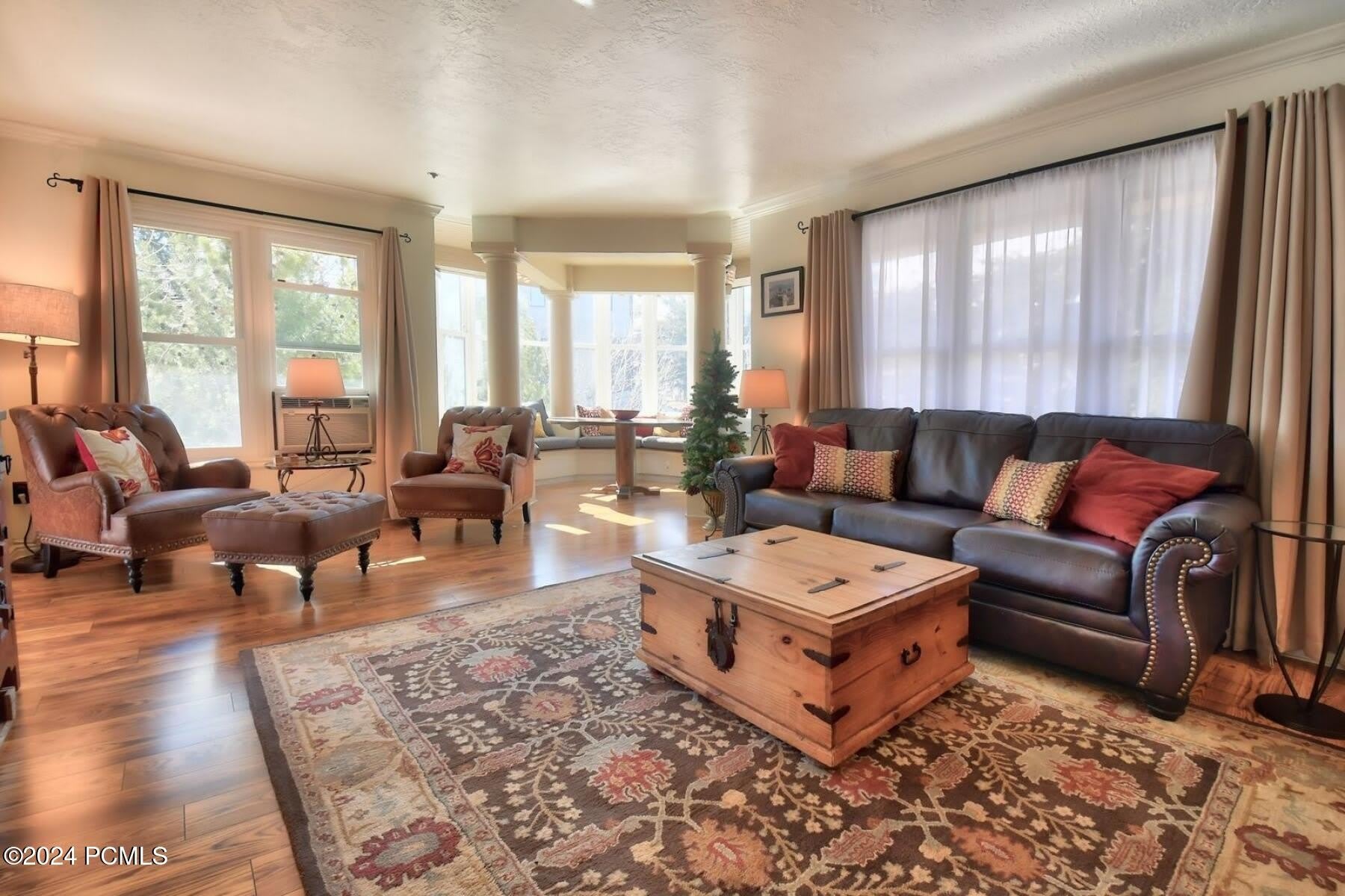 1402 Empire Avenue – photo 2