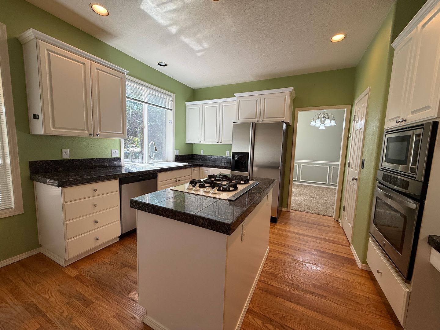 12540 Nw Brimpton Court Elegant Bethany Home With New Carpet Fresh Paint – photo 5