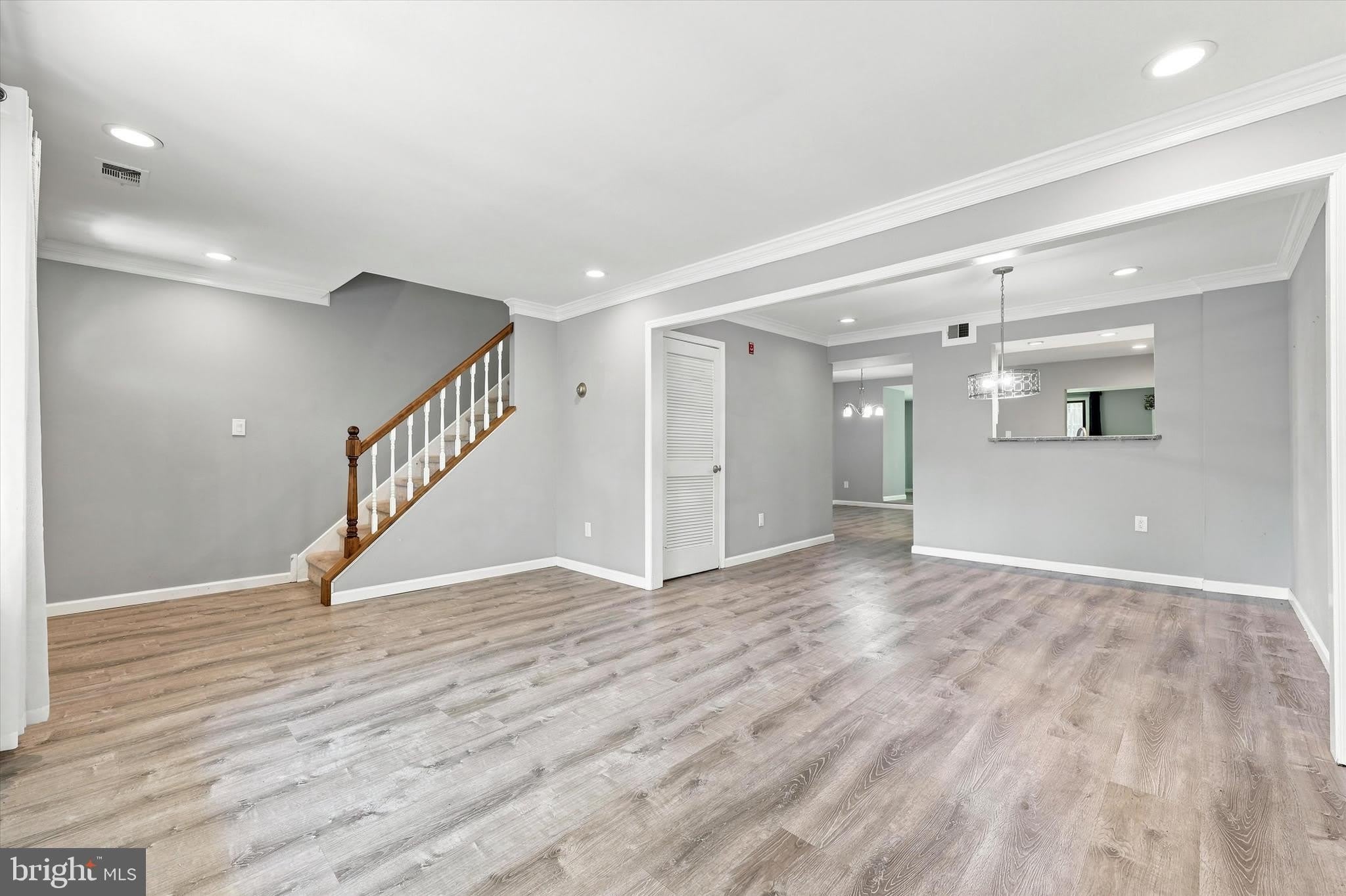 106 WOODSIDE Circle – photo 2