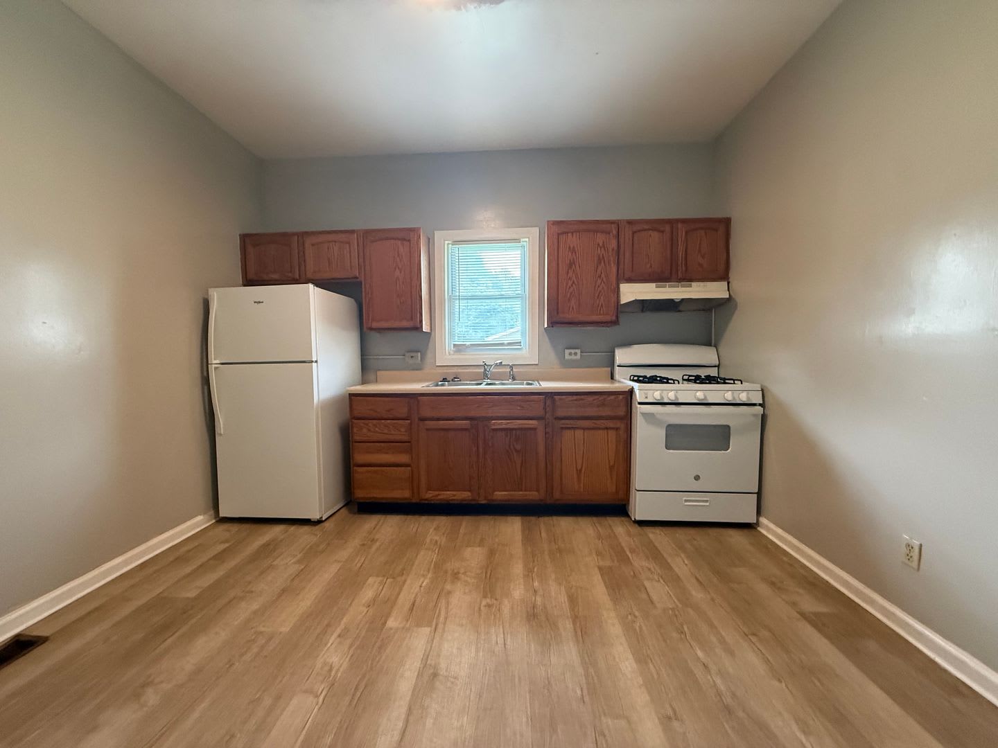 For Rent: 509 W 8th St! 3 Bed / 1 Bath House — Pet Friendly! Washer & Dryer Hookups! – photo 1