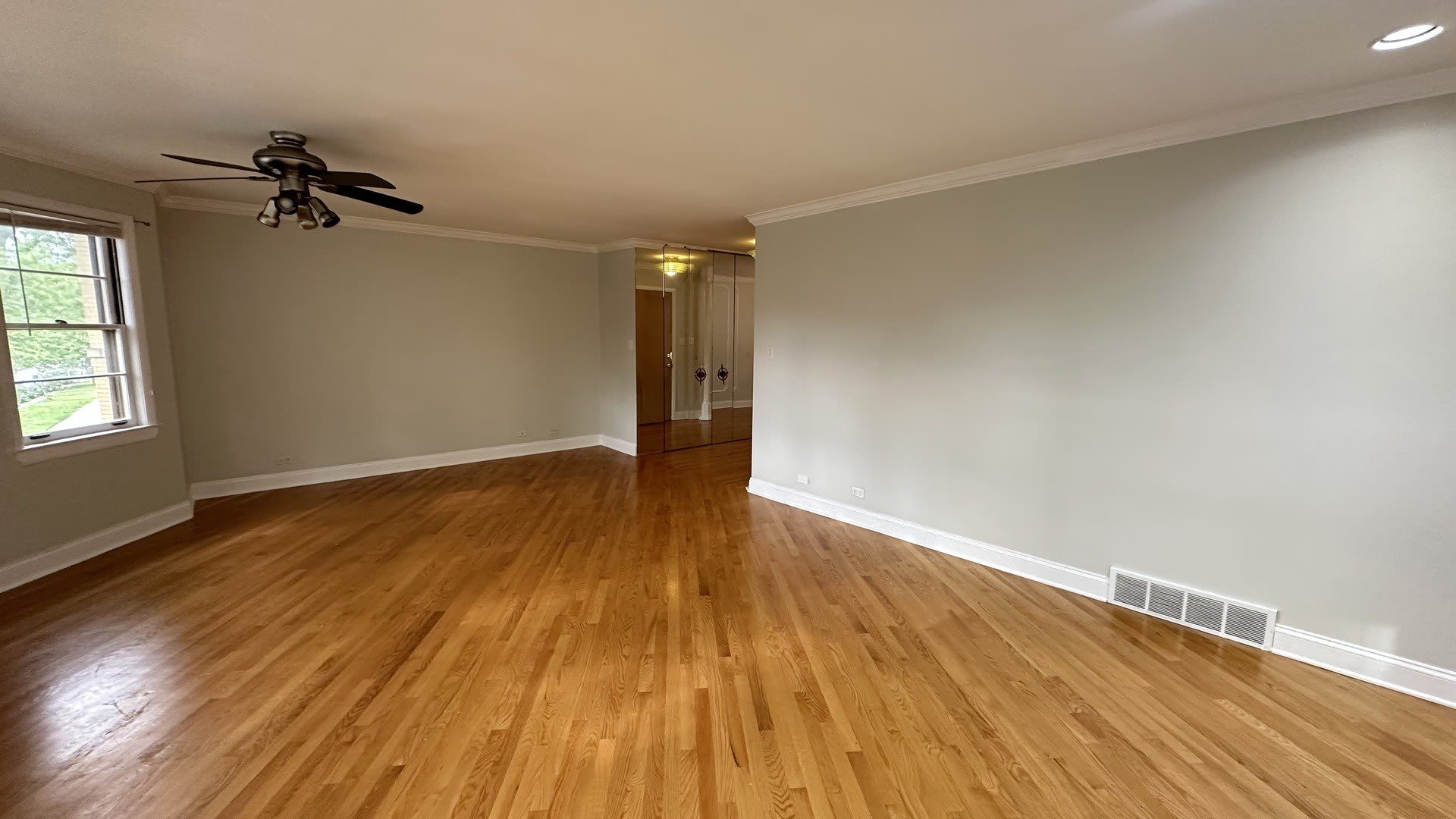 5717 N Saint Louis Avenue – photo 5