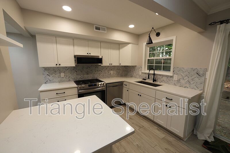 3719 Jamestown Circle – photo 3