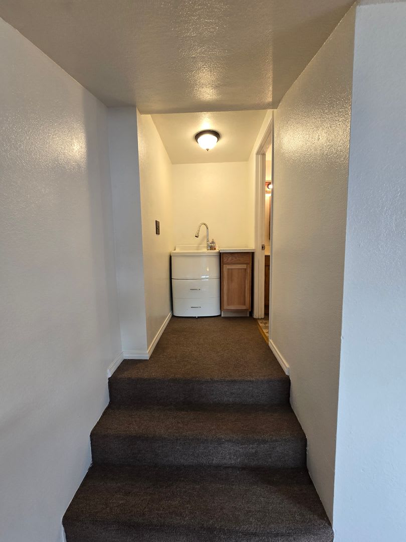 Amazing Studio Only Minutes from J st Marina – photo 3