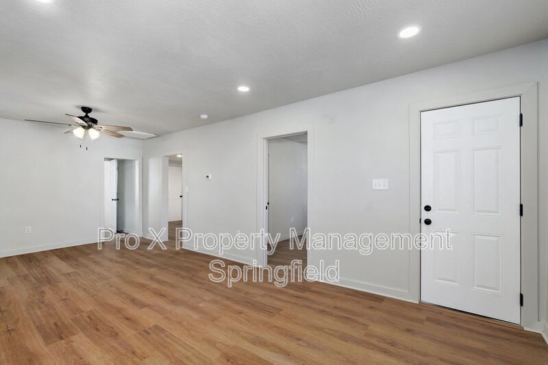 750 S New Ave – photo 5