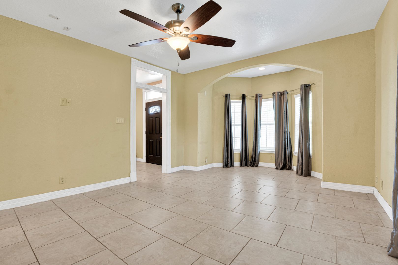 Charming 4-Bedroom Home near Downtown SA! – photo 5