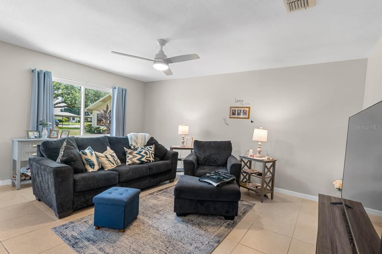 1906 CANTERBURY Lane – photo 4