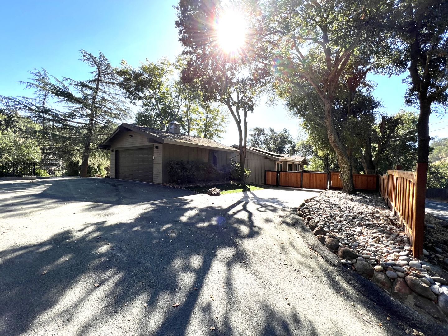 4 bedroom 2 bath beautifully updated in Diablo – photo 2
