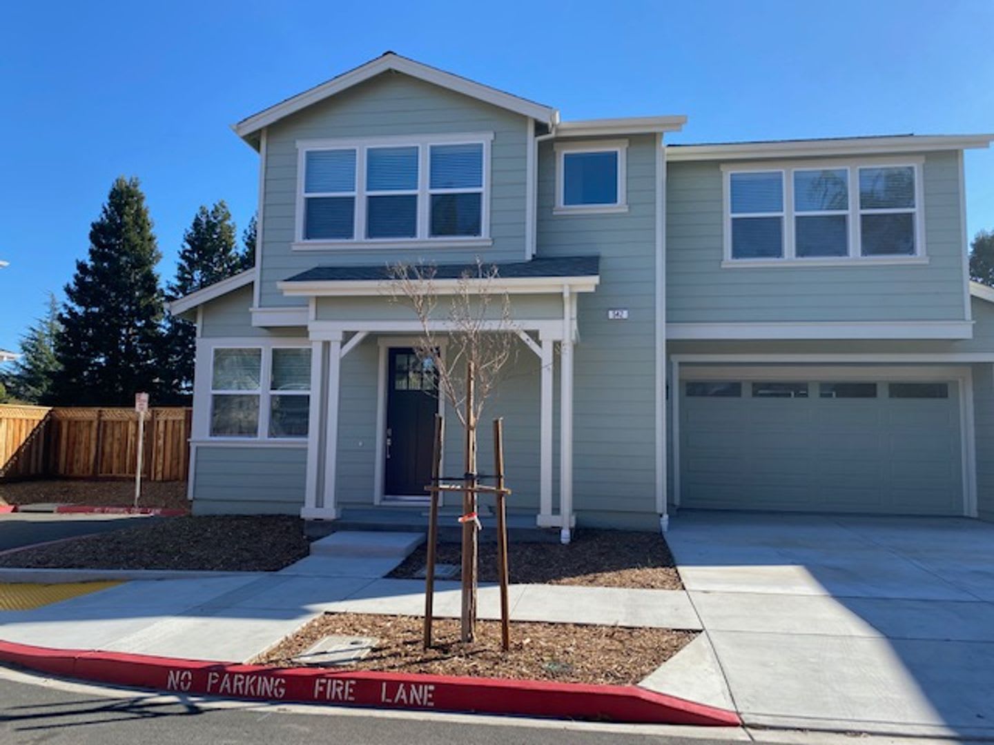 Solar ~ Newer Construction ~ 3 Bedrooms, 2.5 Bath **PG&E Savings – photo 2