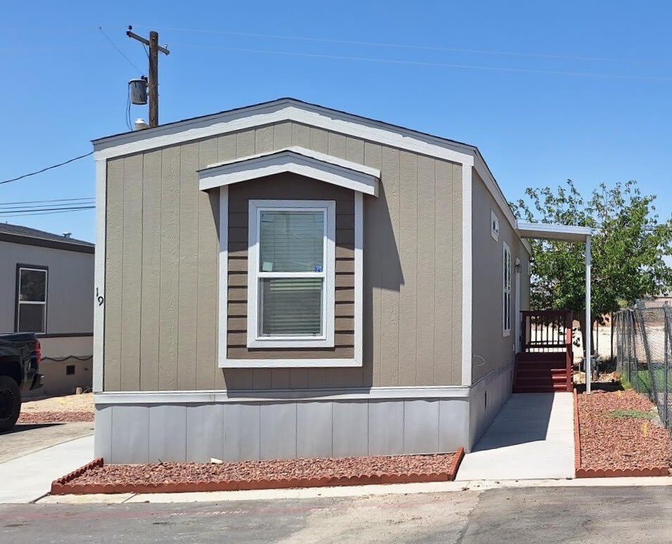 4487 E Lake Mead – photo 2