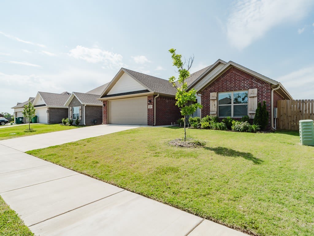 221 Palm Street – photo 2