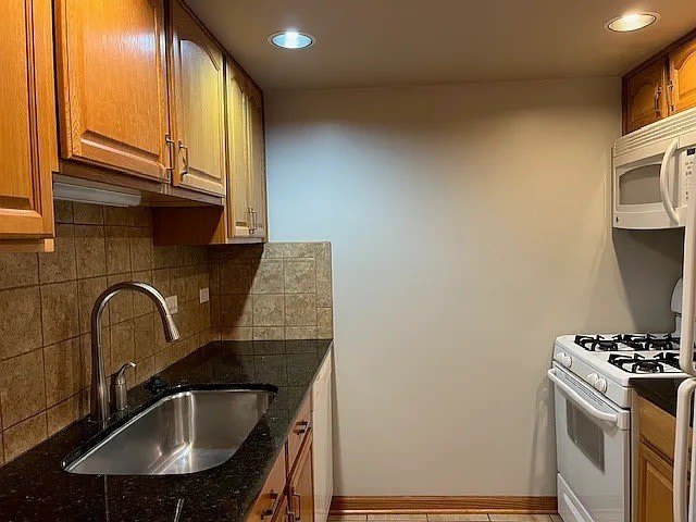 1125 Royal Saint George Drive – photo 3
