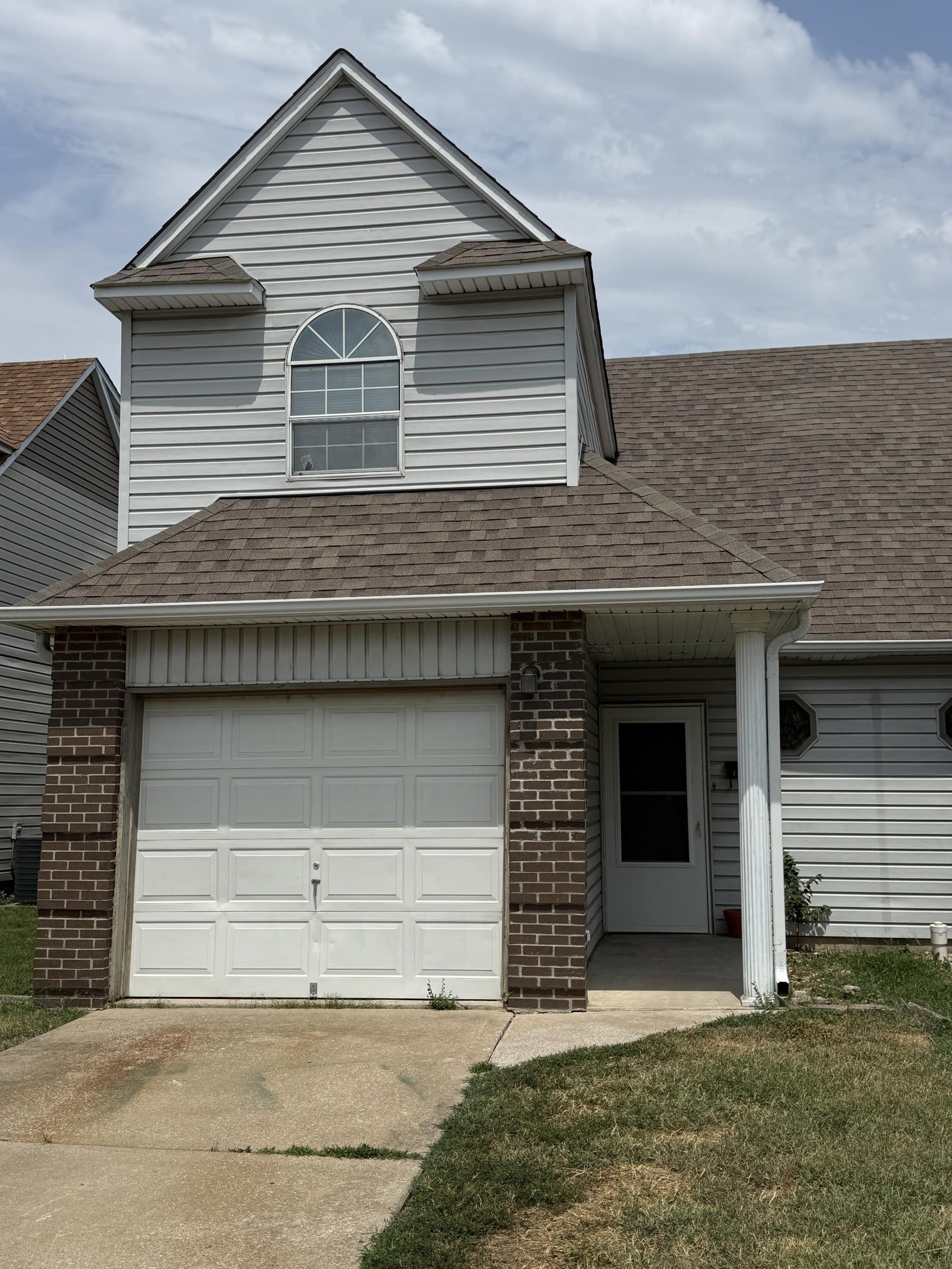 1319 E 12th Street – photo 1
