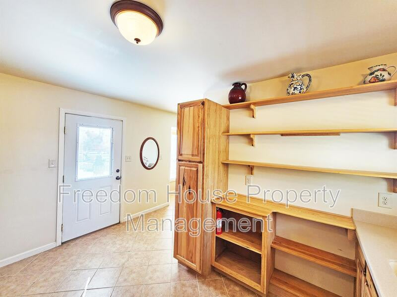 5821 S Keomah St – photo 3