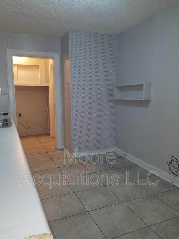 221 Leonard Dr – photo 4