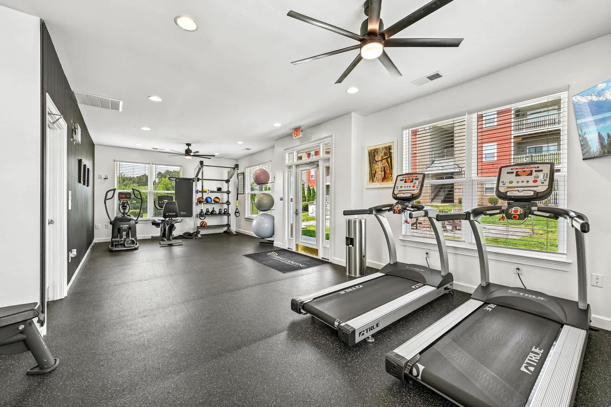 Hawks Landing Luxury Apartments – photo 3
