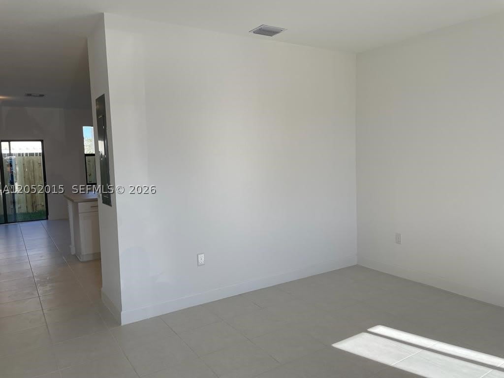 825 NE 211th St – photo 4