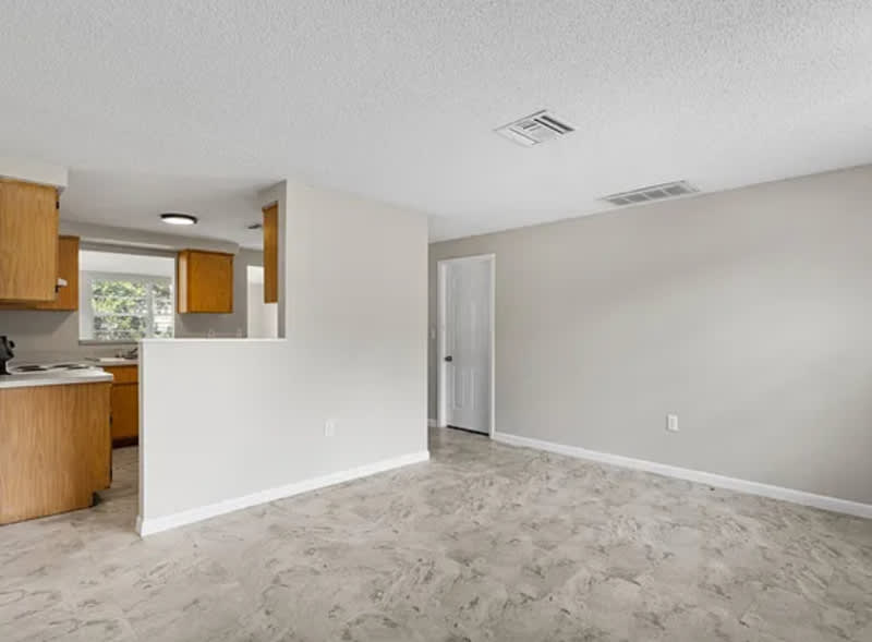 744 South Bailey Avenue – photo 5
