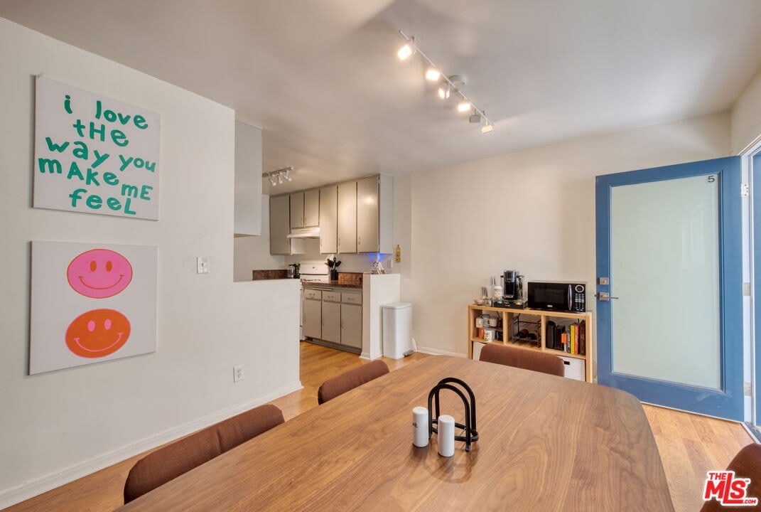 1524 Berkeley St – photo 5