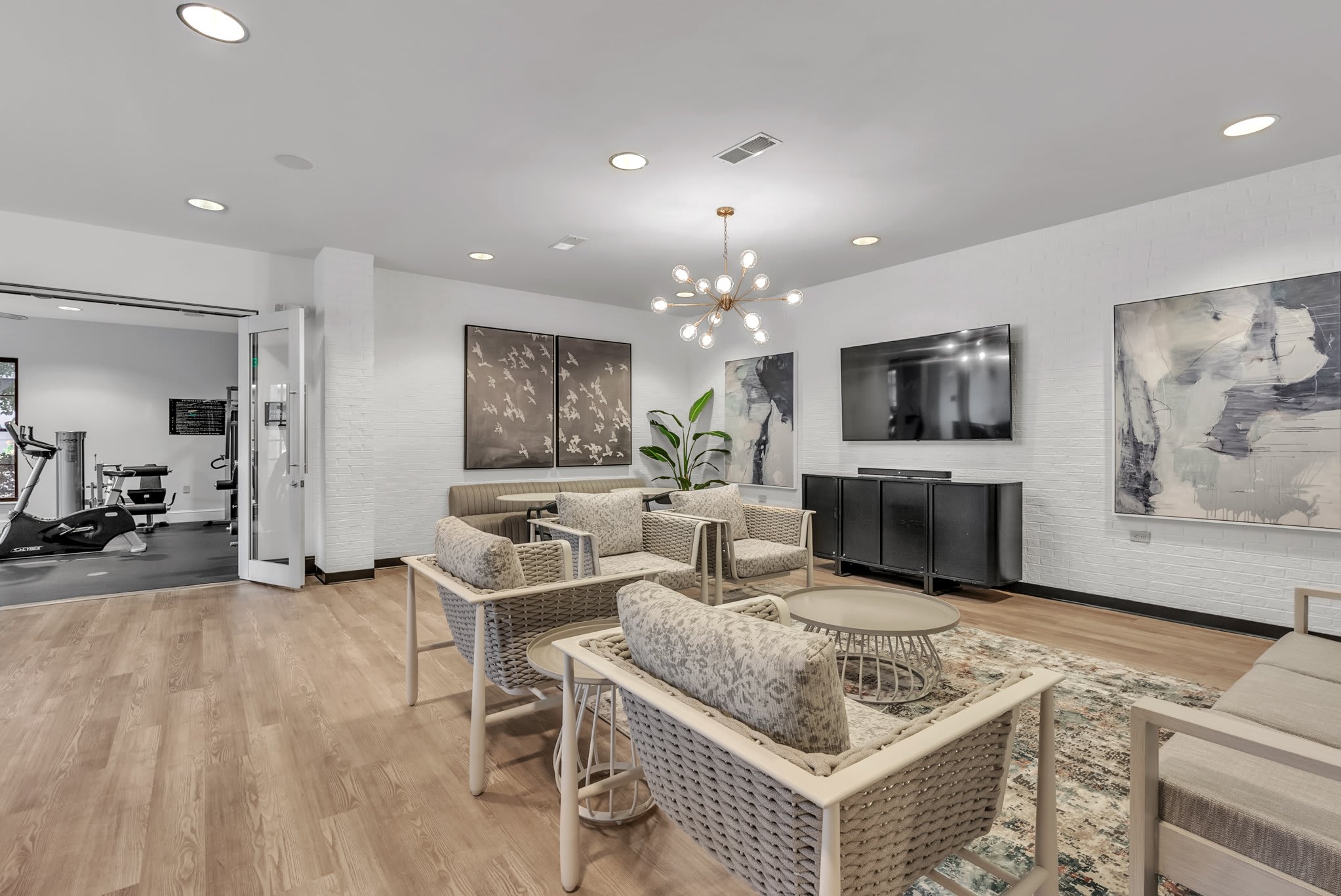 Mcbee Station Apartments – photo 4