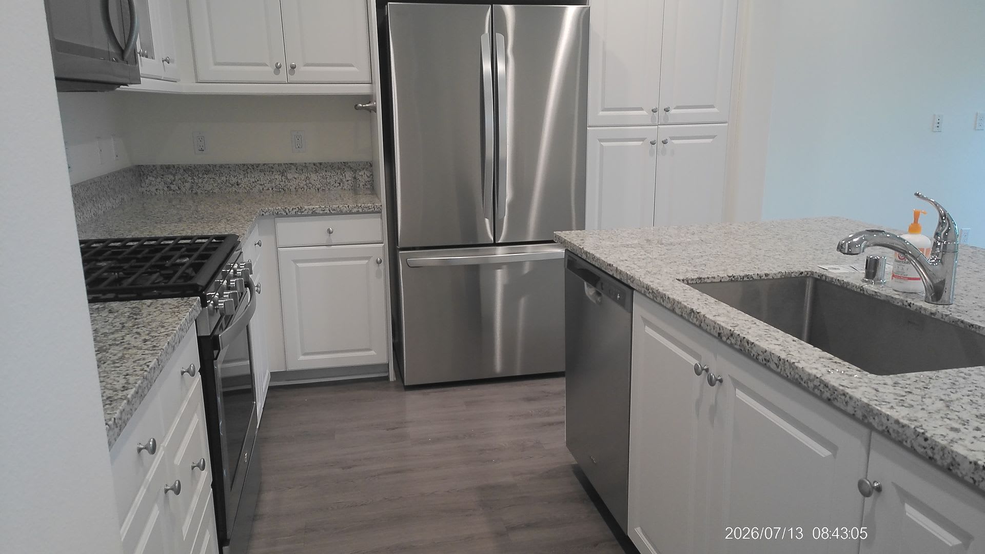 3 Bedroom 2 1/2 bath with Garage – photo 4