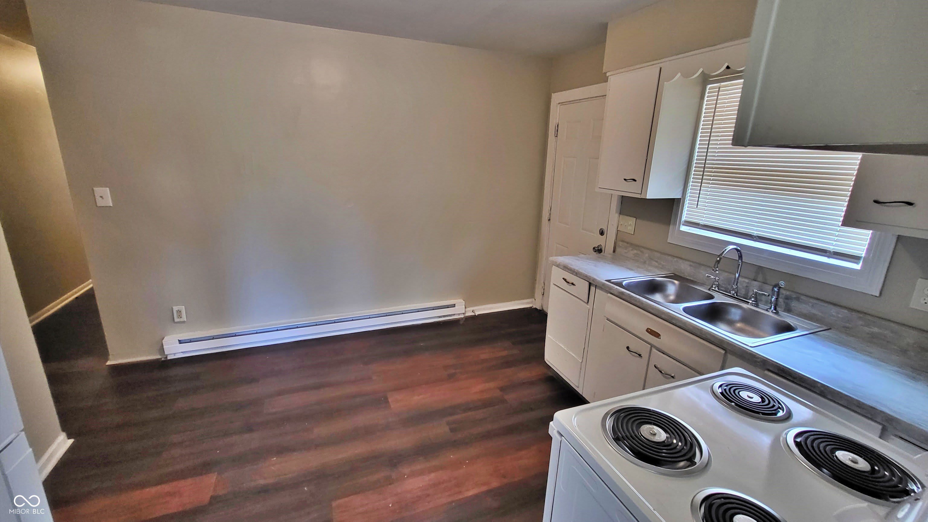 617 N Oxford Street – photo 4